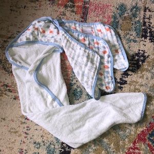 🧜🏼‍♀️3 for $15 item!🧜🏼‍♀️ ideal baby cotton/muslin hooded towel+3washcloths